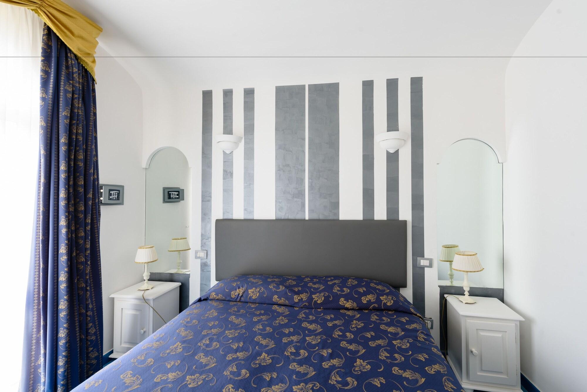 Hotel Bussola อนากาปรี ภายนอก รูปภาพ