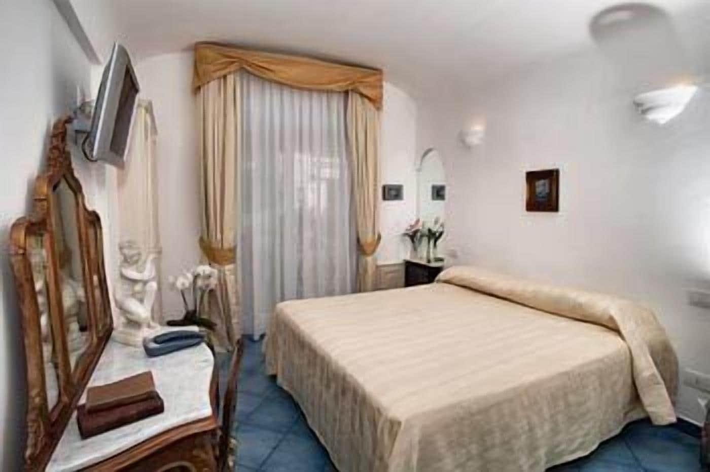 Hotel Bussola อนากาปรี ภายนอก รูปภาพ