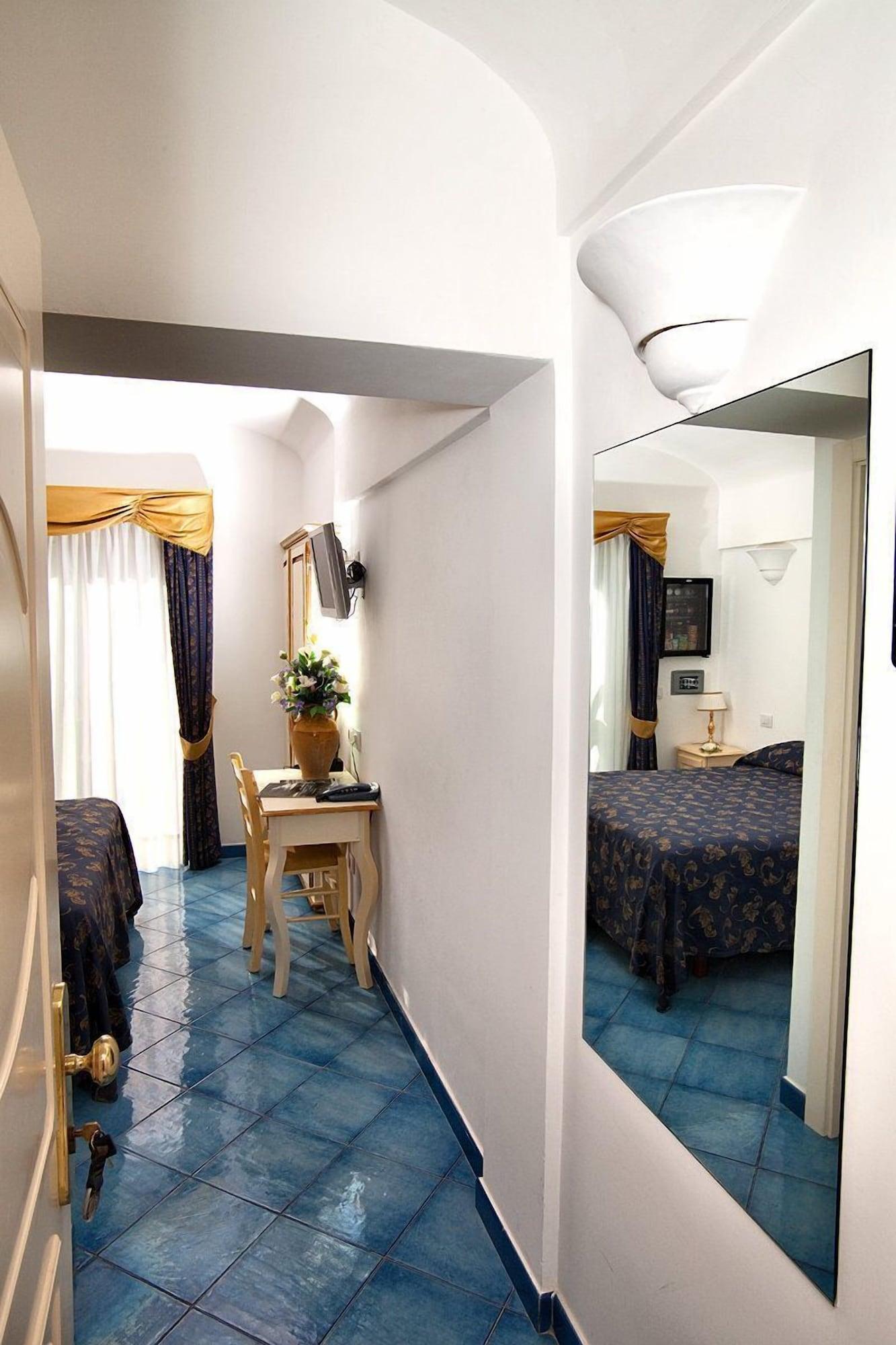 Hotel Bussola อนากาปรี ภายนอก รูปภาพ