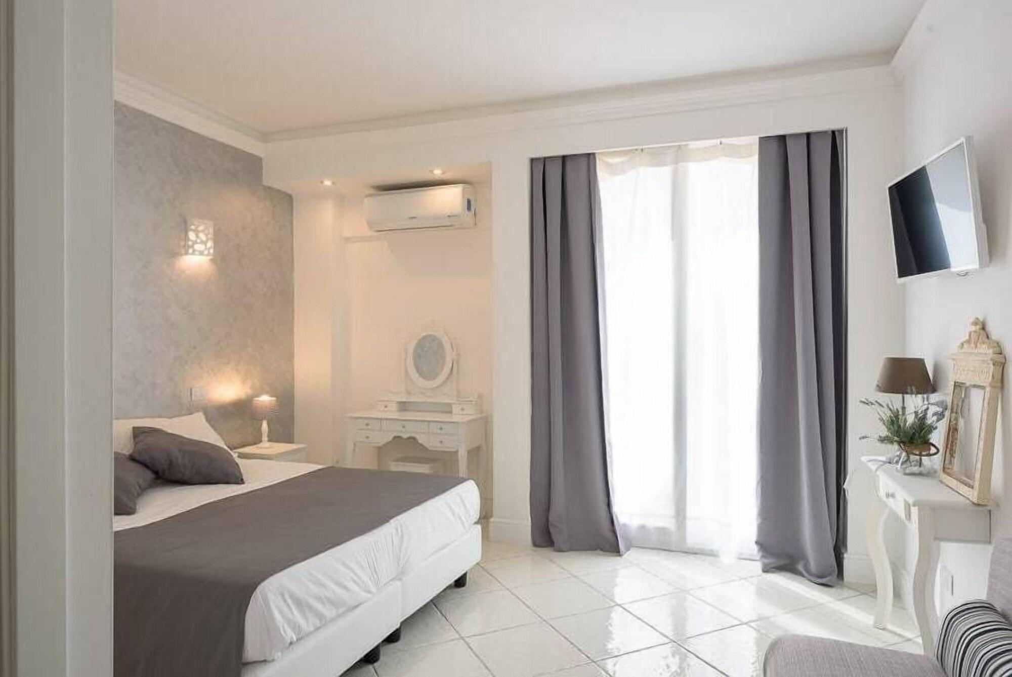 Hotel Bussola อนากาปรี ภายนอก รูปภาพ