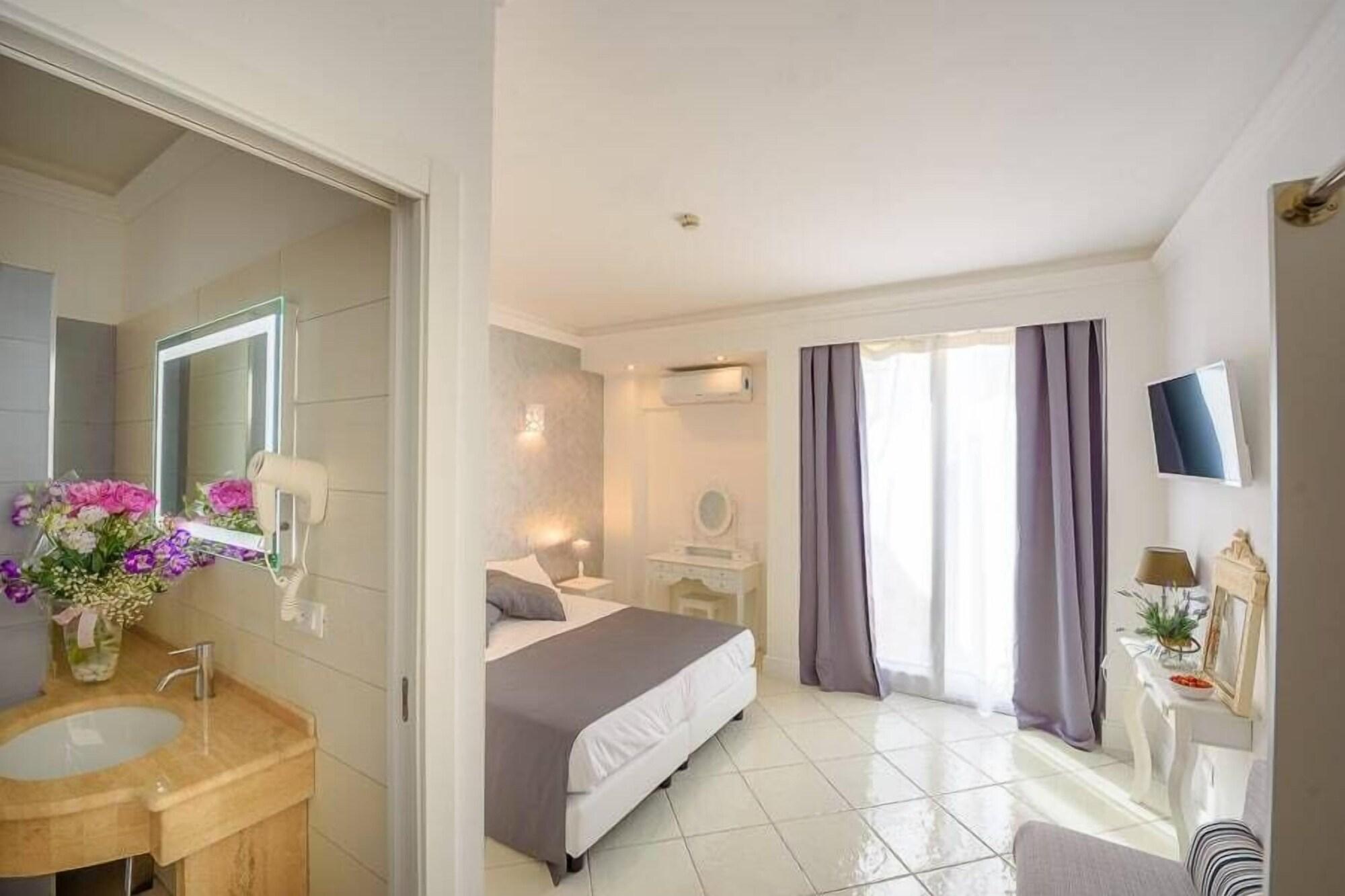 Hotel Bussola อนากาปรี ภายนอก รูปภาพ