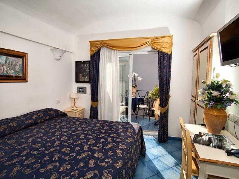 Hotel Bussola อนากาปรี ภายนอก รูปภาพ